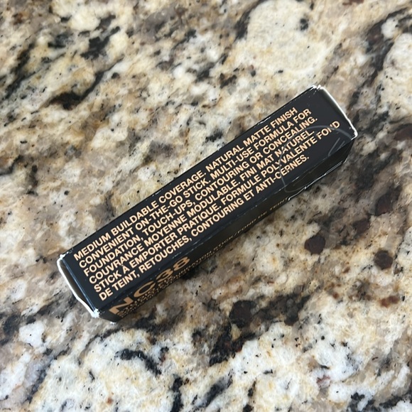 ⚡️🦄MAC Cosmetics NC38 Studio Fix Foundation Stick - Picture 10 of 10